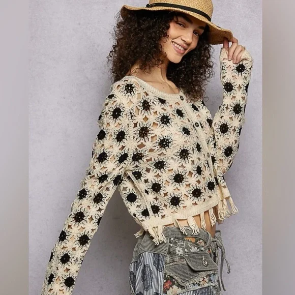 POL Crochet Cropped Cardigan in Cream and Black - Picture 8 of 12